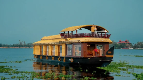 What Should You Check Before Booking a Houseboat in Kerala?